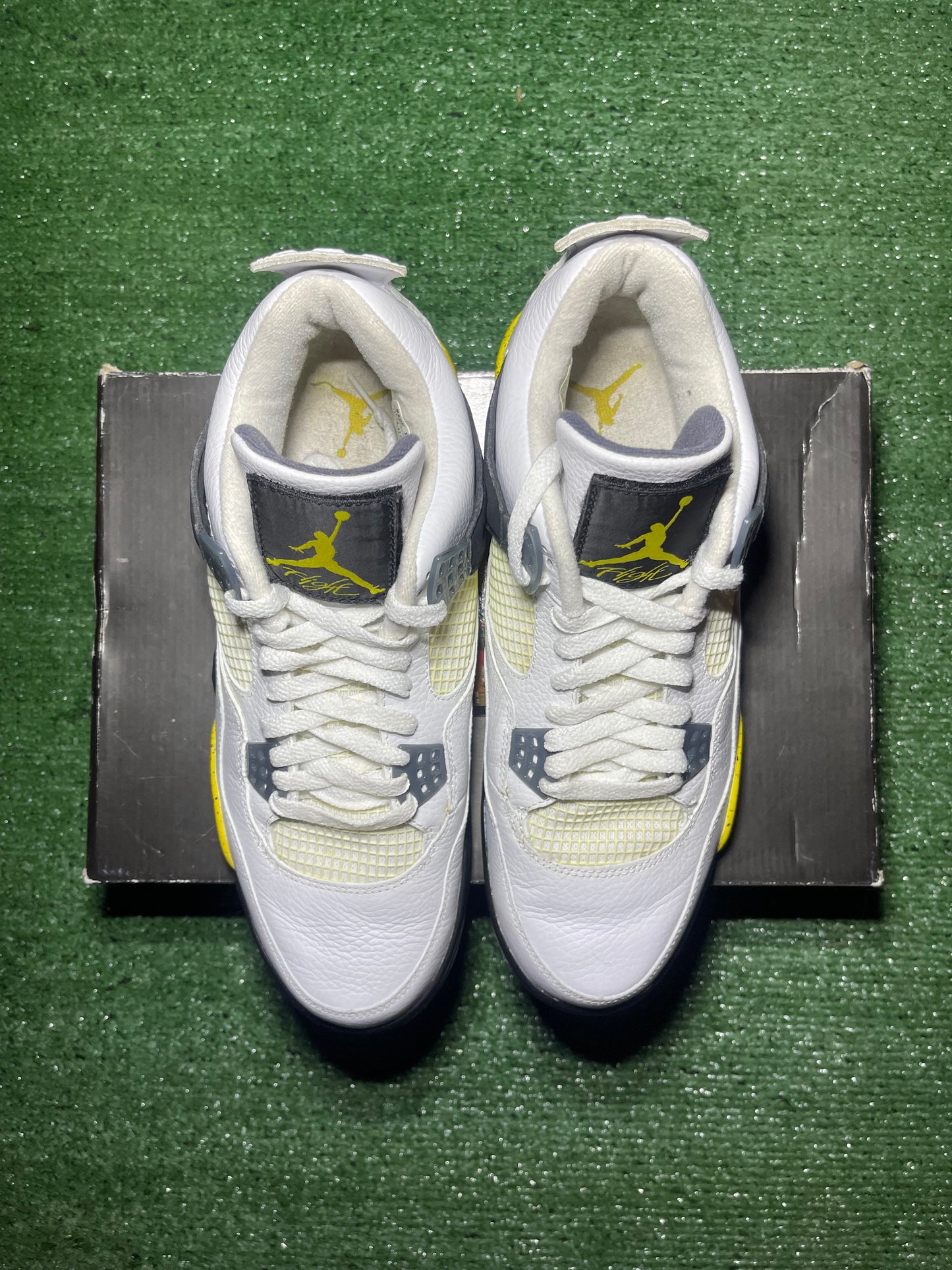 Jordan Retro 4 ‘Tour Yellow’