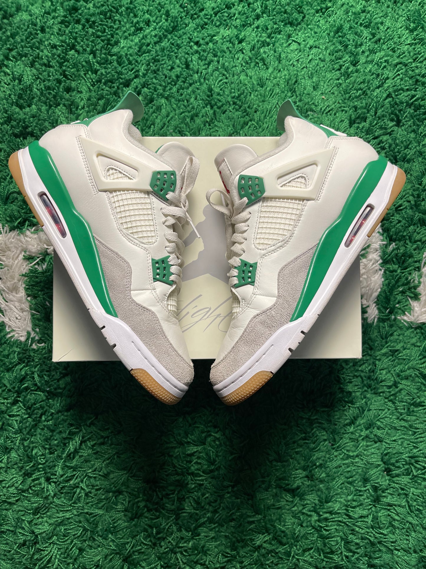 Jordan 4 SB Pine Green