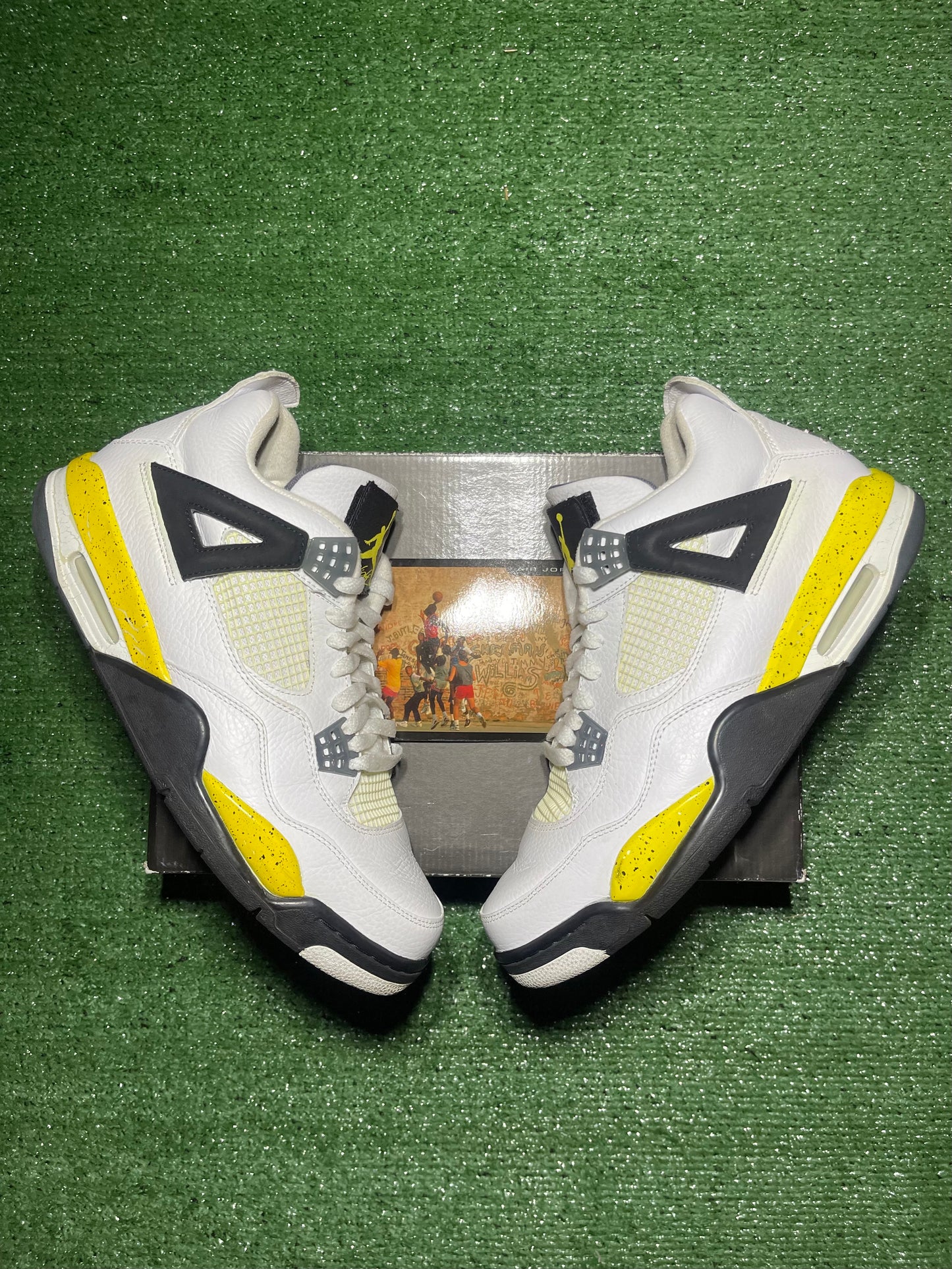 Jordan Retro 4 ‘Tour Yellow’