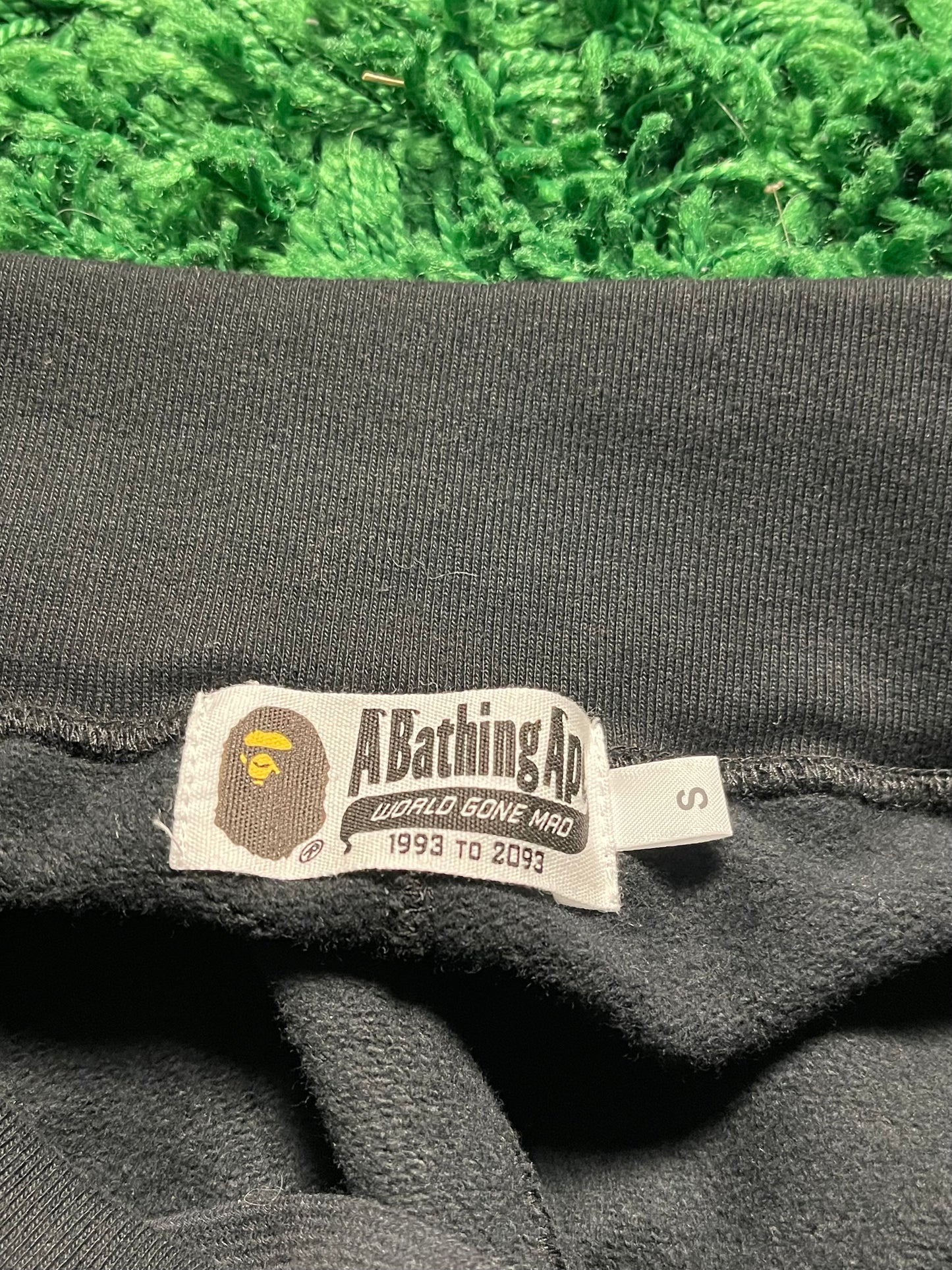 BAPE – Jogginghose mit Hai-Print