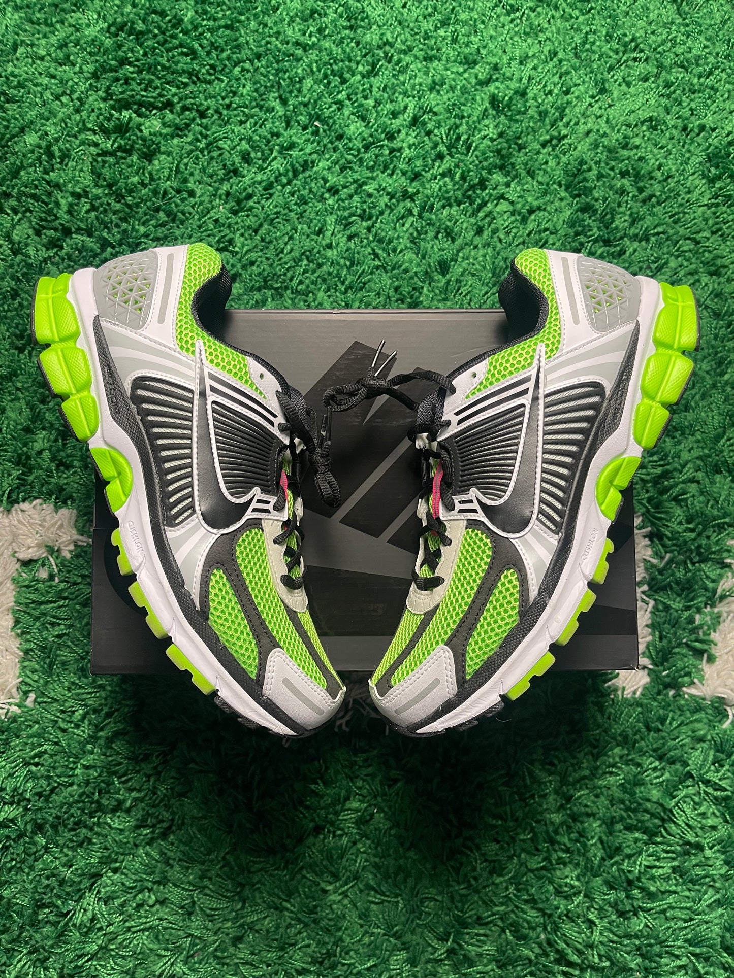 Nike Zoom Vomero 5 Electric Green