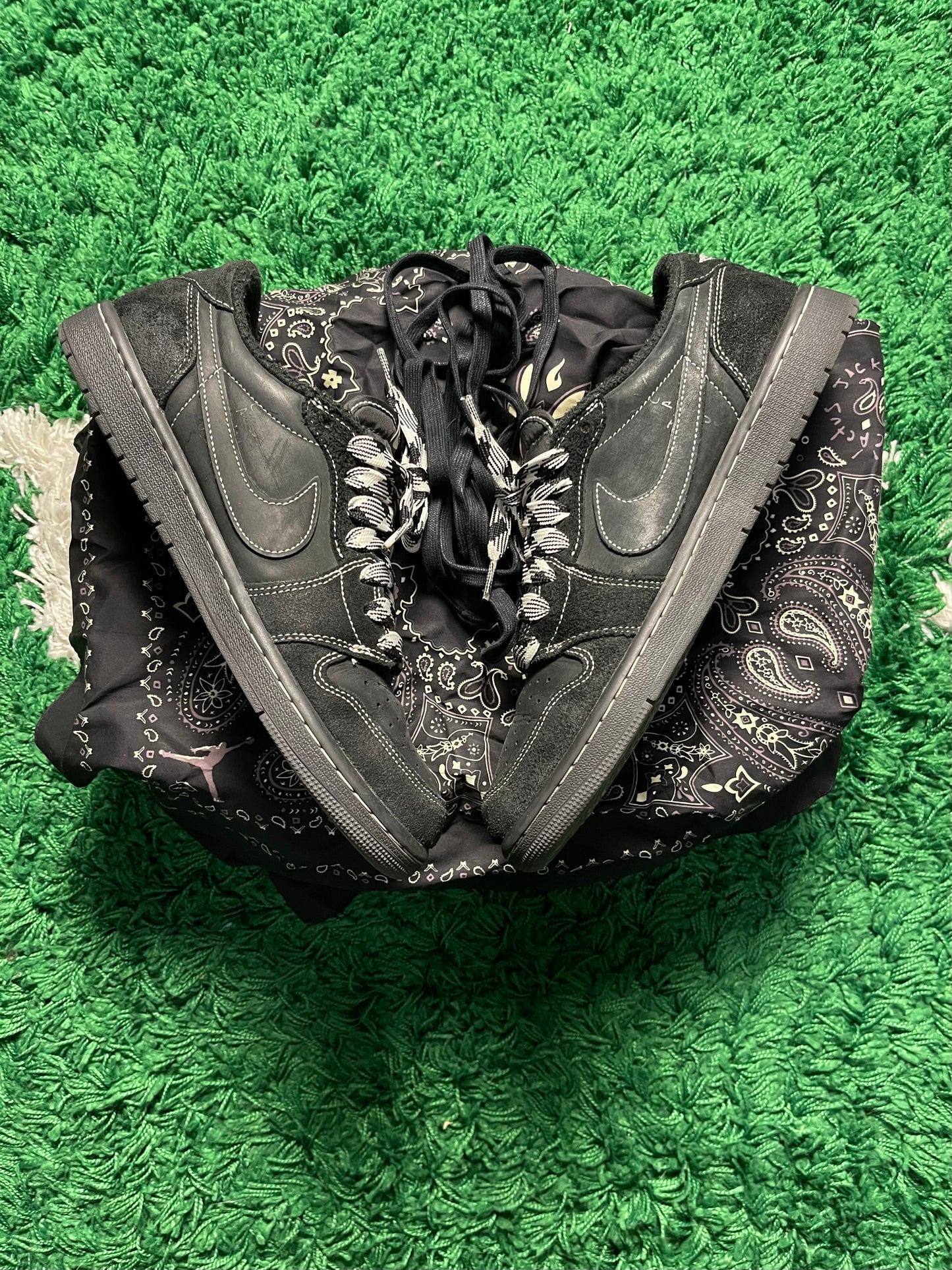 Travis Scott Jordan 1 Low Phantom