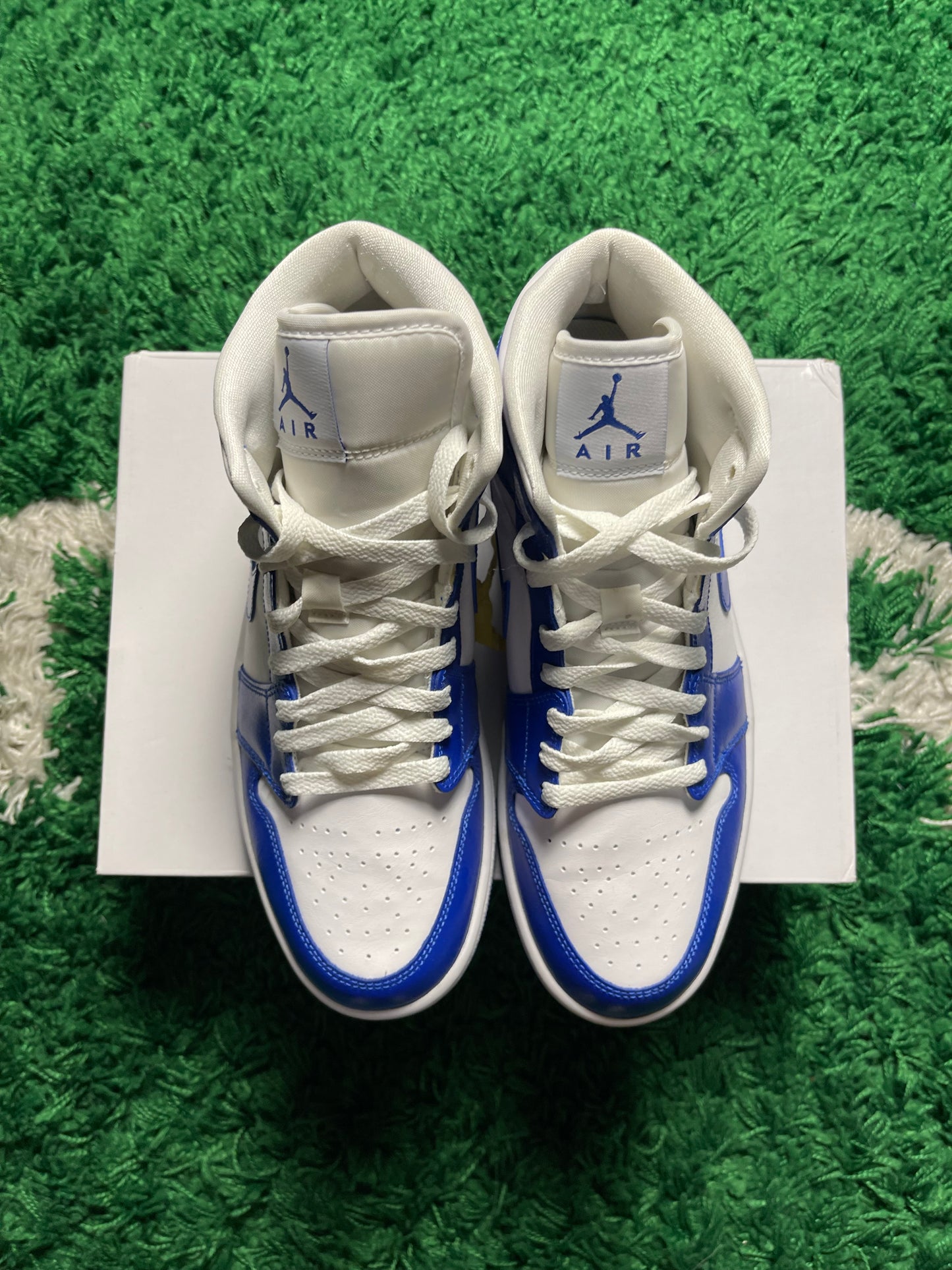 Jordan 1 Mid Kentucky Blue