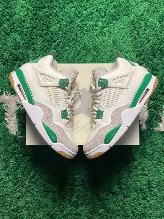 Jordan 4 SB Verde pino