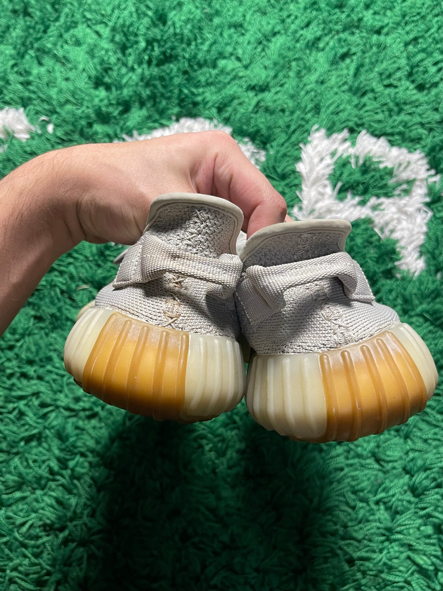 Yeezy 350 V2 Sésamo