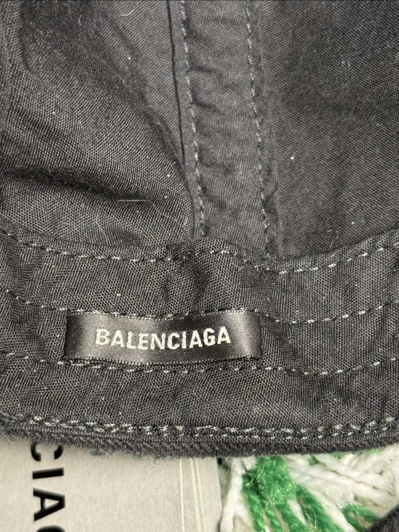 Balenciaga-Kappe mit Stickerei