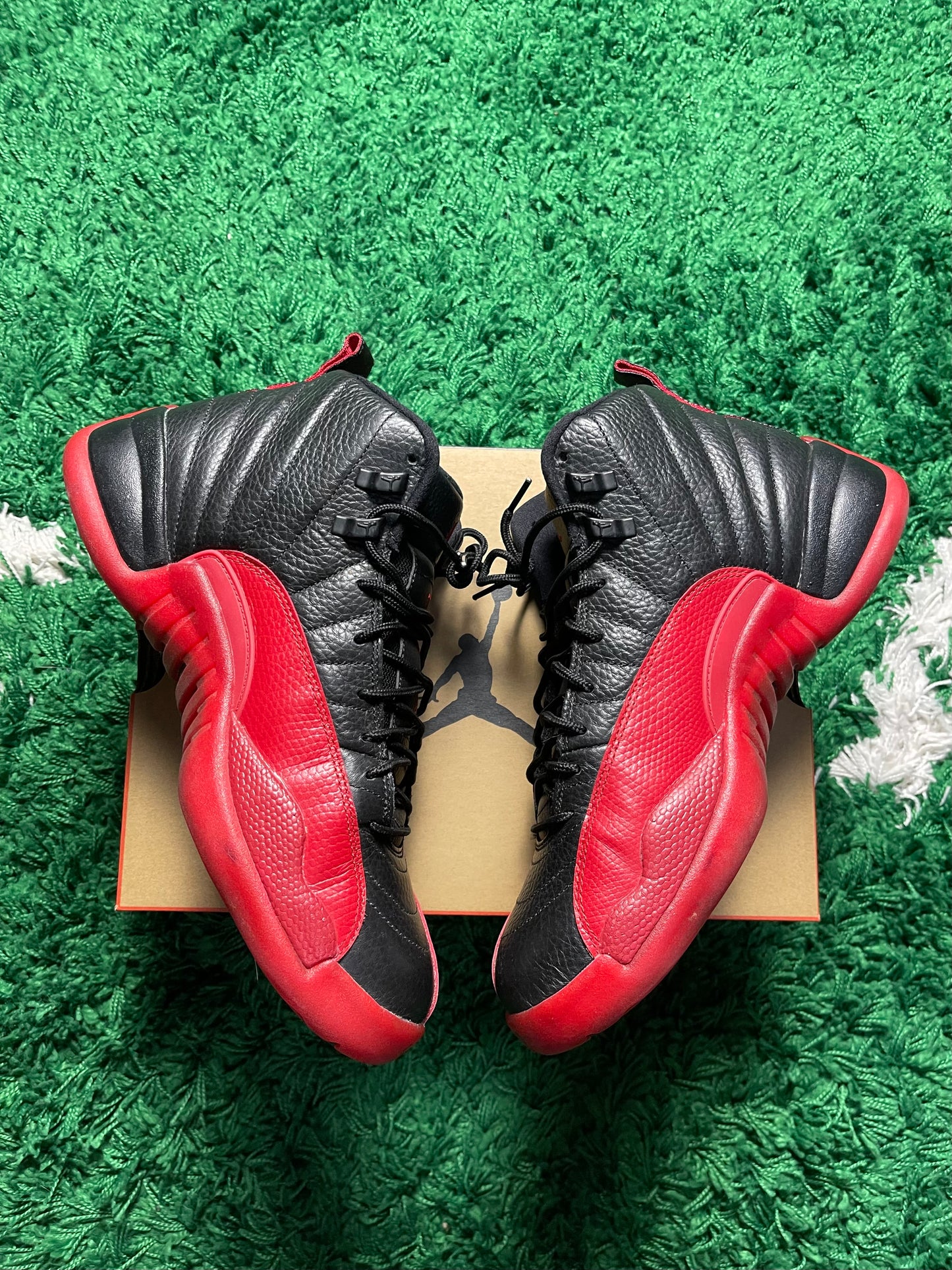 Juego de Jordan 12 Retro Flu