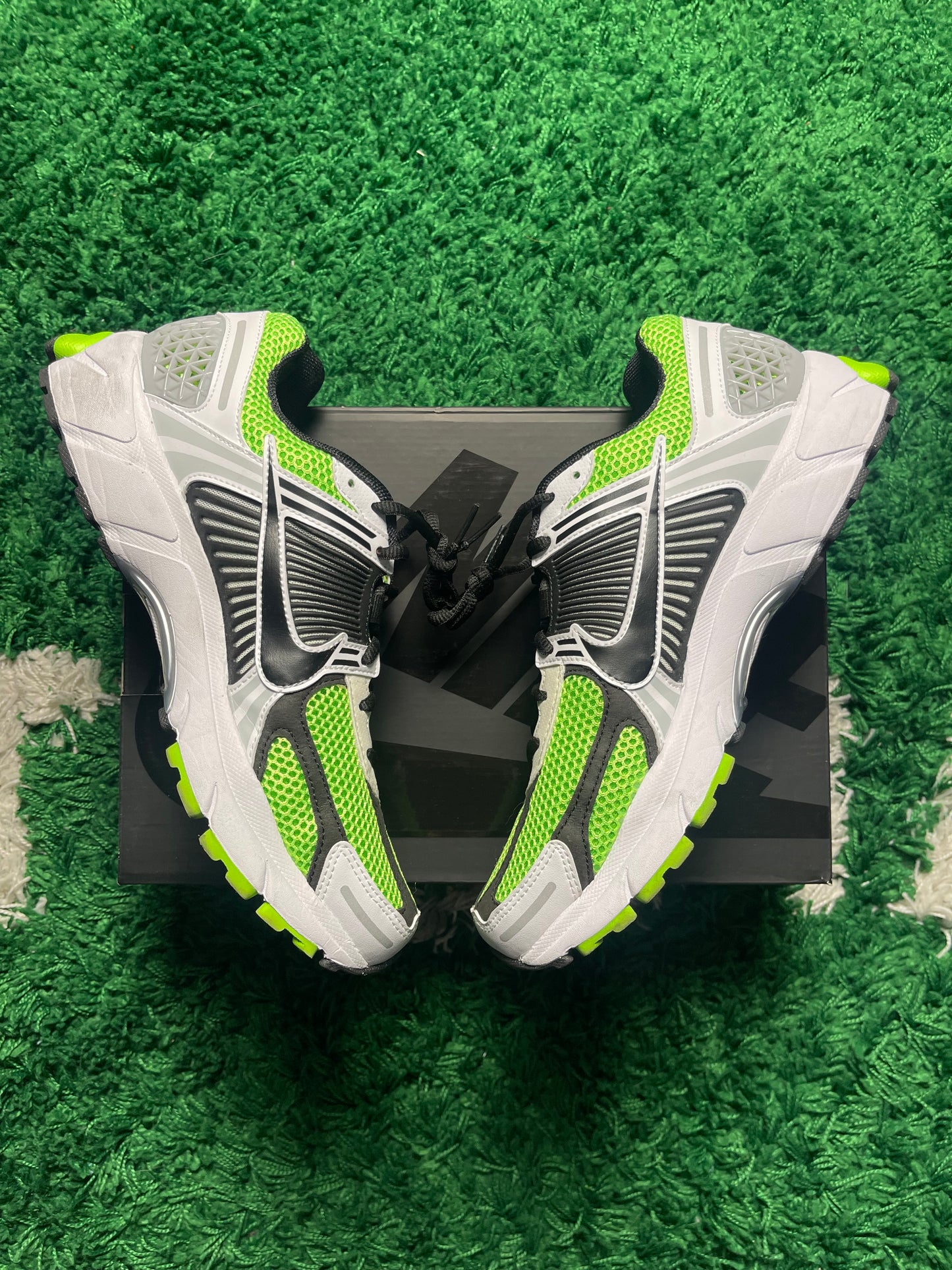 Nike Zoom Vomero 5 Electric Green