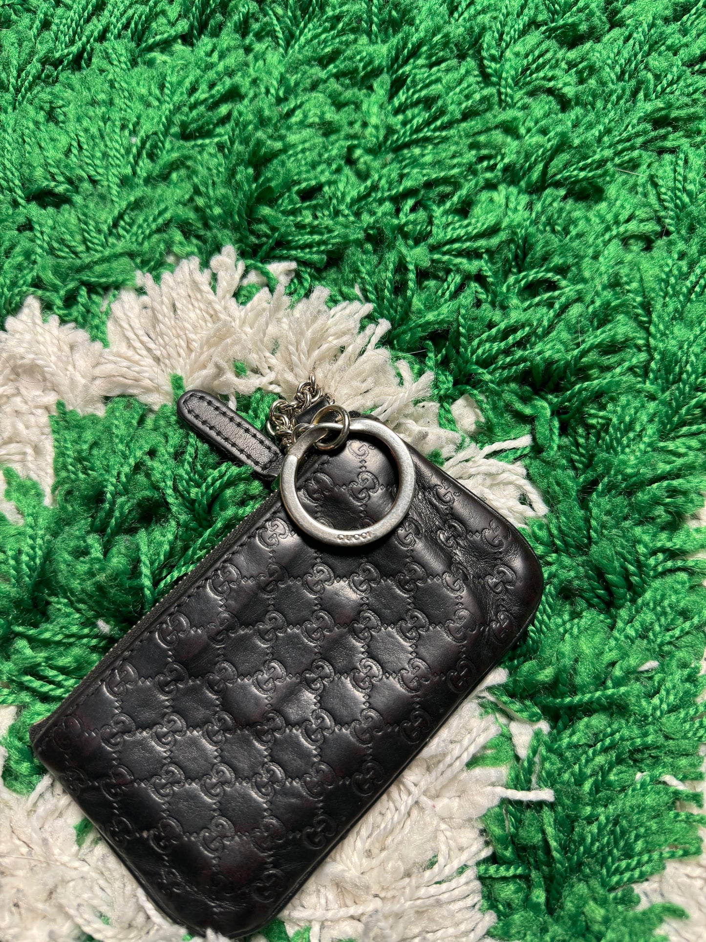 Estuche para llaves Gucci en color negro